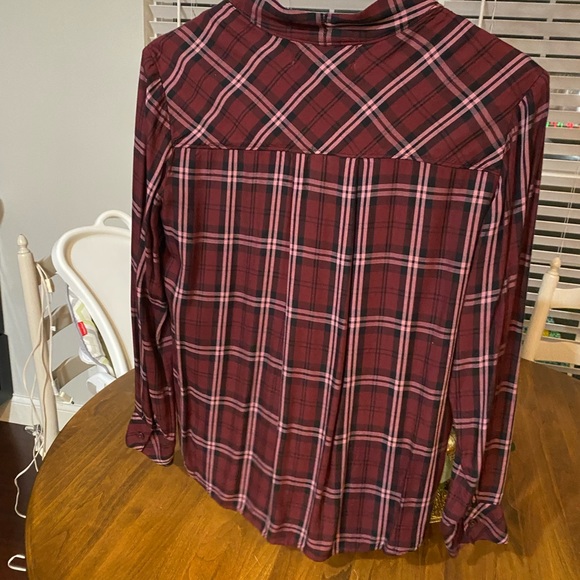 Flattering flannel like shirt by Cloth and Stone. Longer in back. Like new Sz XS - Picture 4 of 6